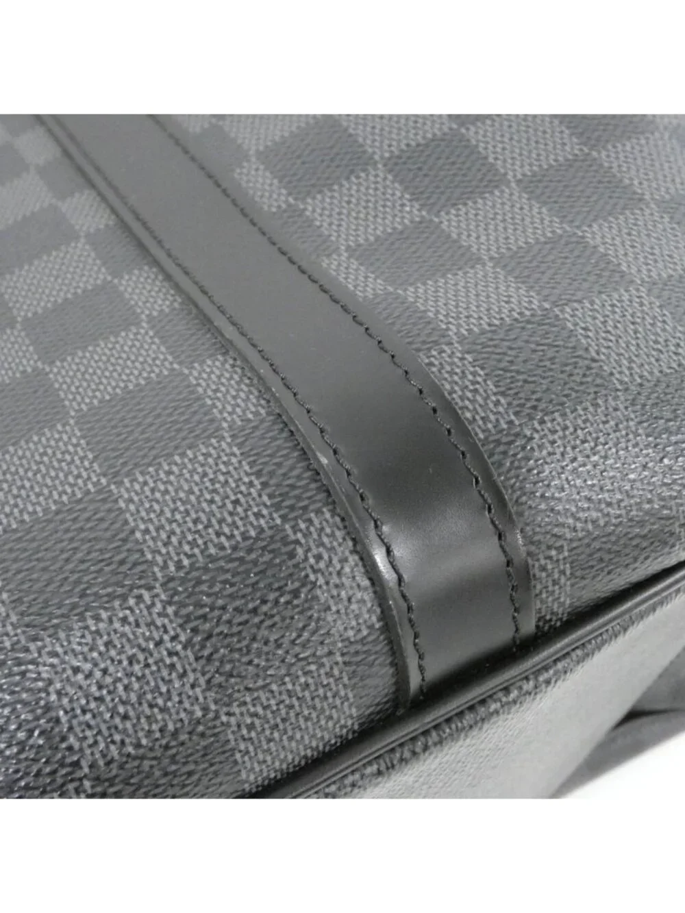 Louis Vuitton modern men canvas